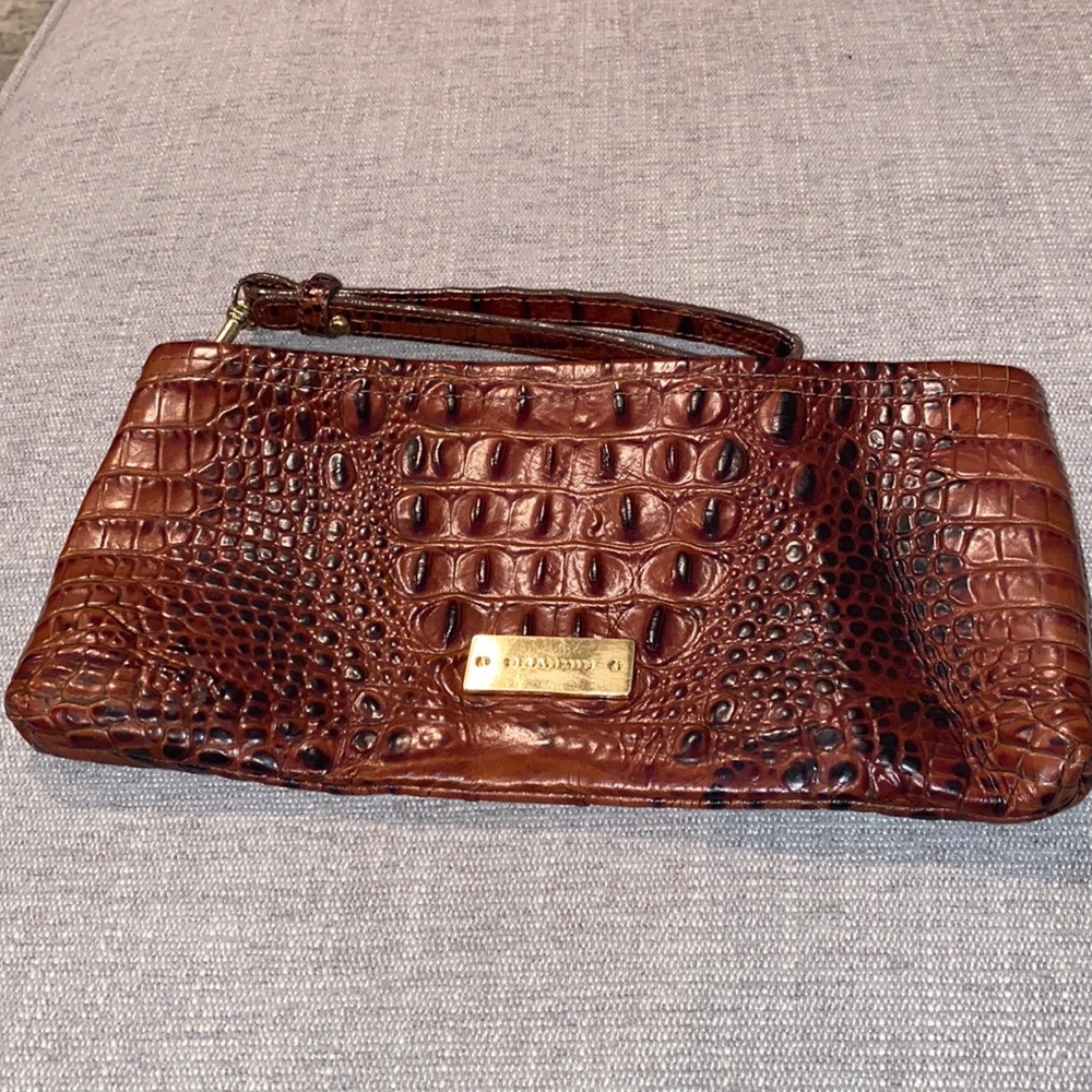 Brahmin wristlet